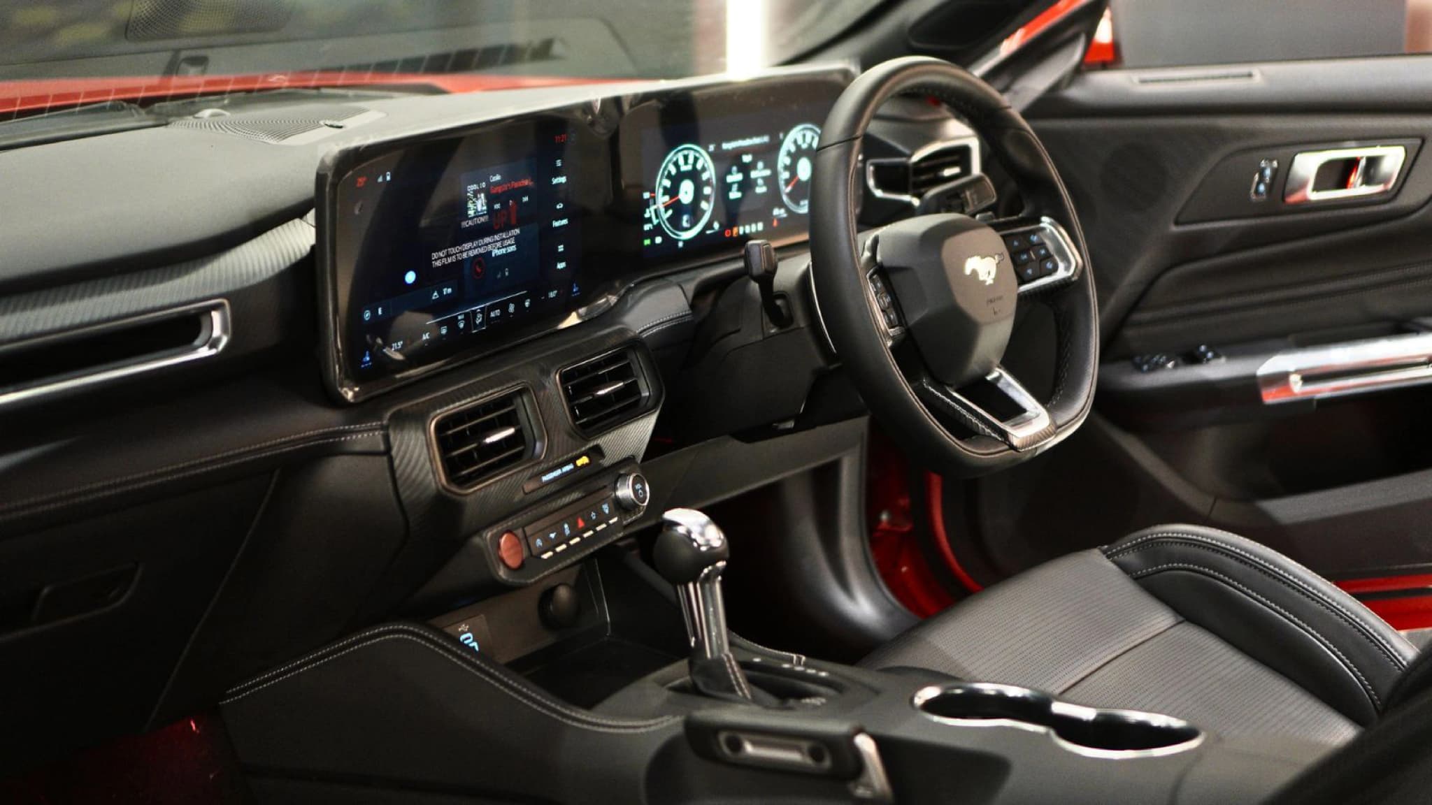 FORD MUSTANG 5.0 GT COUPE — view 6 of 18