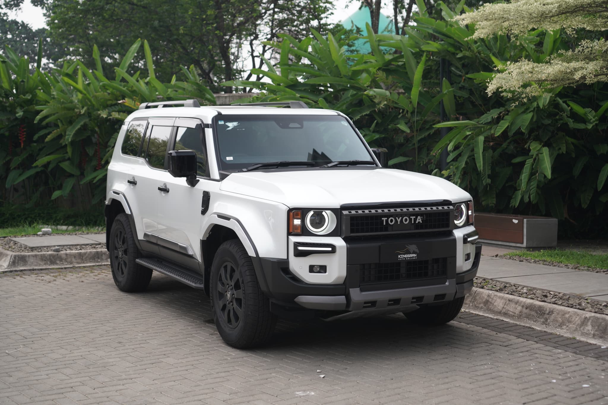 TOYOTA LAND CRUISER 250 ZX FIRST EDITION (MODELISTA)