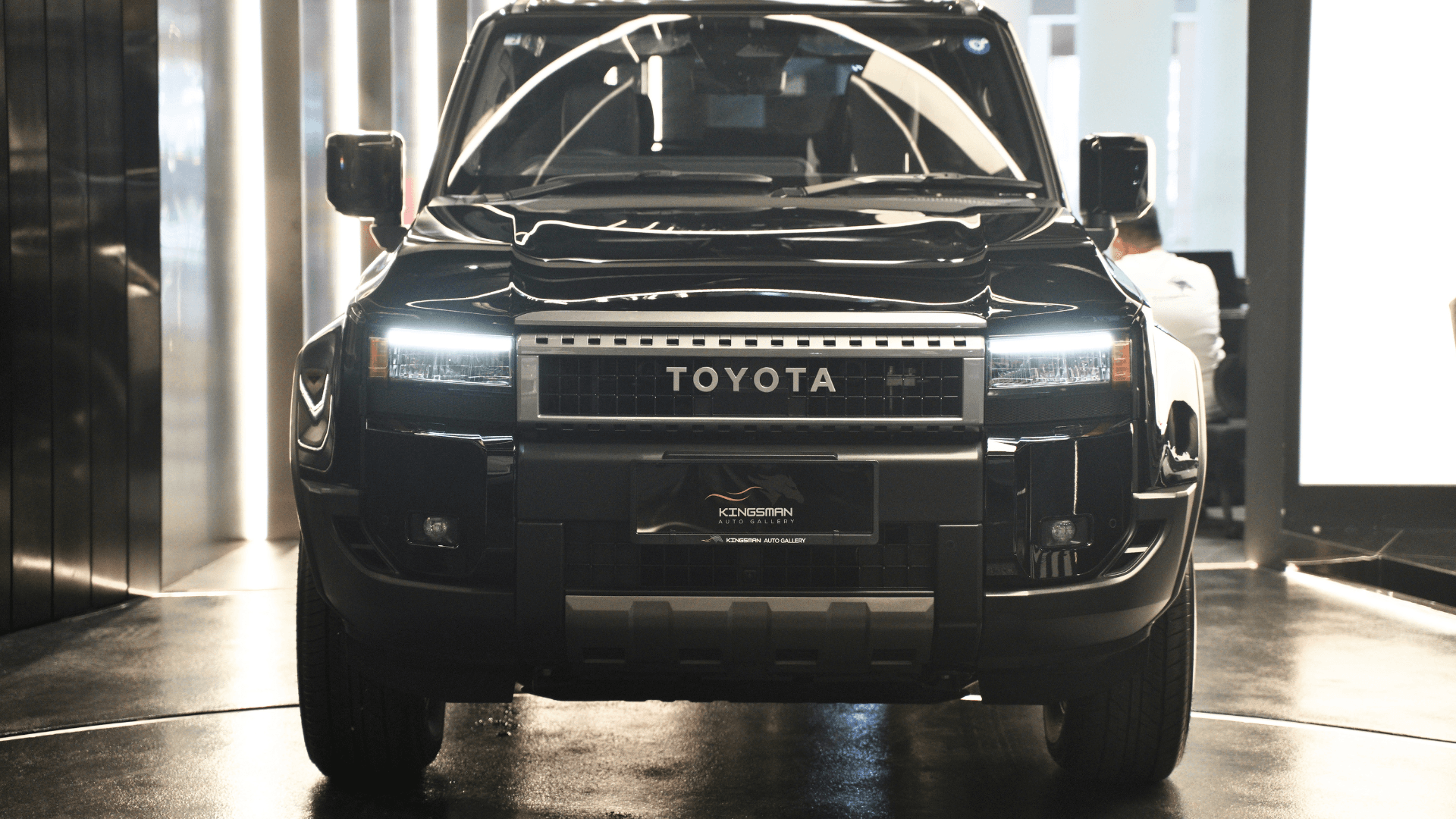 Land Cruiser Prado 250 VX Japan Spec — view 2 of 28