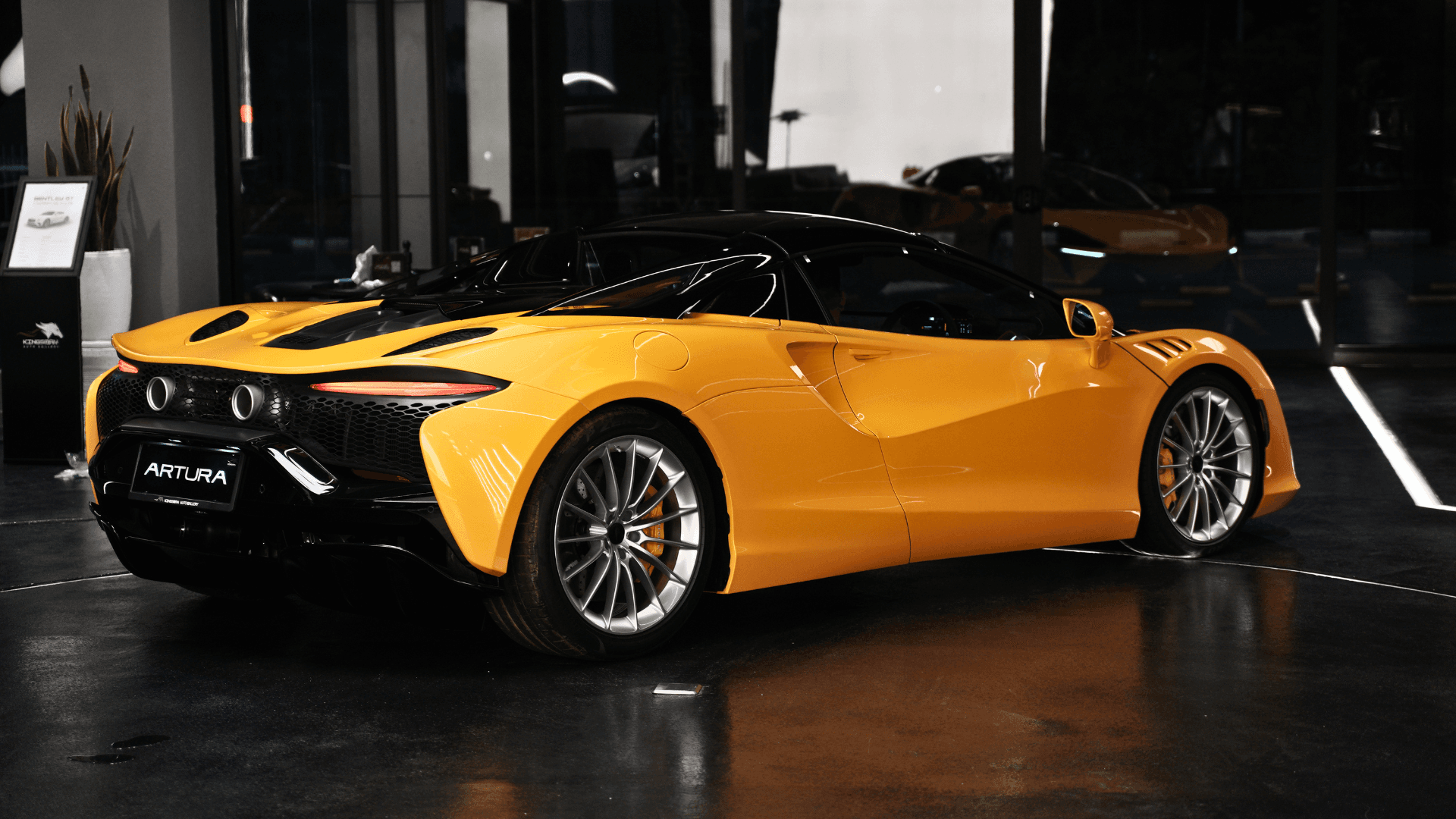 MCLAREN ARTURA SPIDER — photo 2 of 4