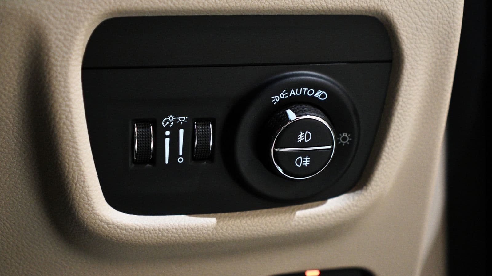 JEEP GRAND CHEROKEE 2.0T — view 12 of 25