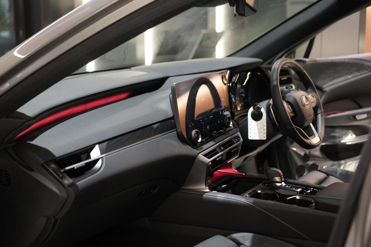 LEXUS RX350H LUXURY — view 5 of 17