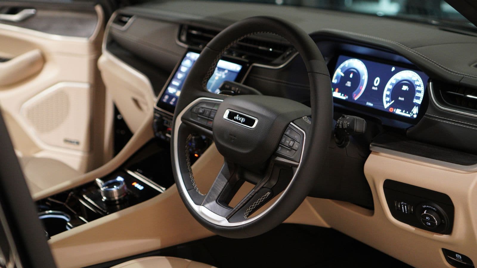JEEP GRAND CHEROKEE 2.0T — view 11 of 25