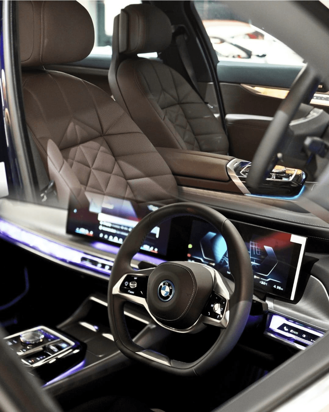 BMW i7 XDRIVE60 — view 6 of 7
