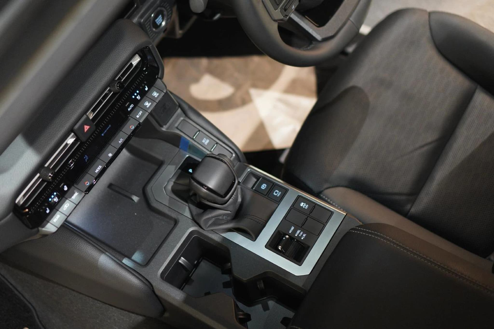 TOYOTA LAND CRUISER 250 VX — view 7 of 13