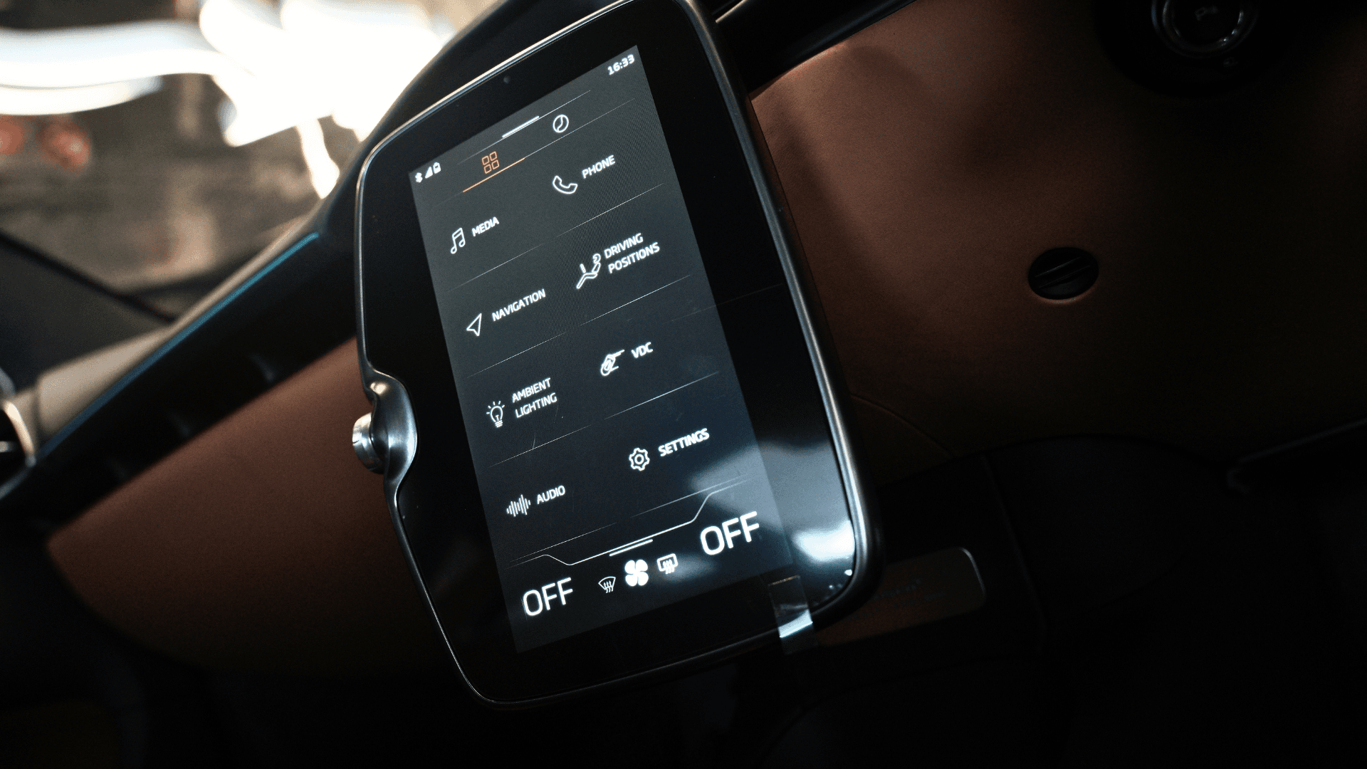 MCLAREN ARTURA — view 12 of 20