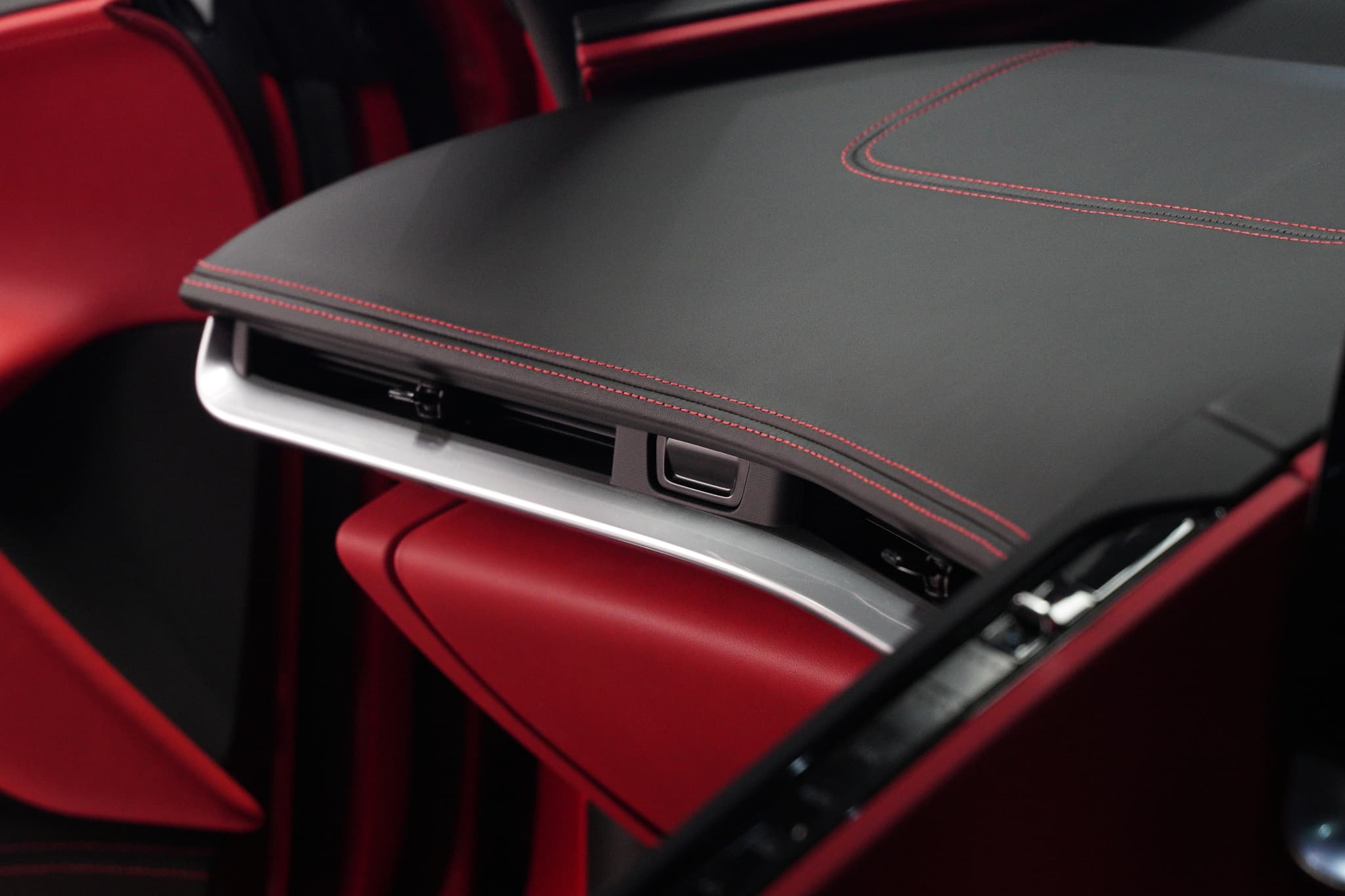 CHEVROLET CORVETTE STINGRAY — view 9 of 12