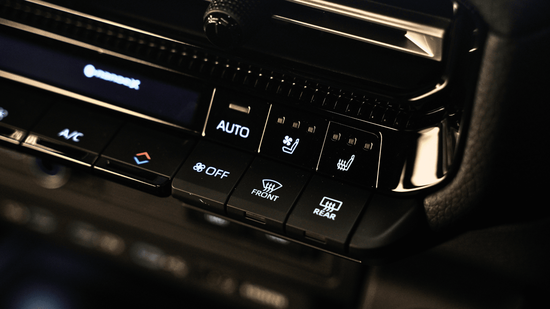 Land Cruiser Prado 250 VX Japan Spec — view 21 of 28