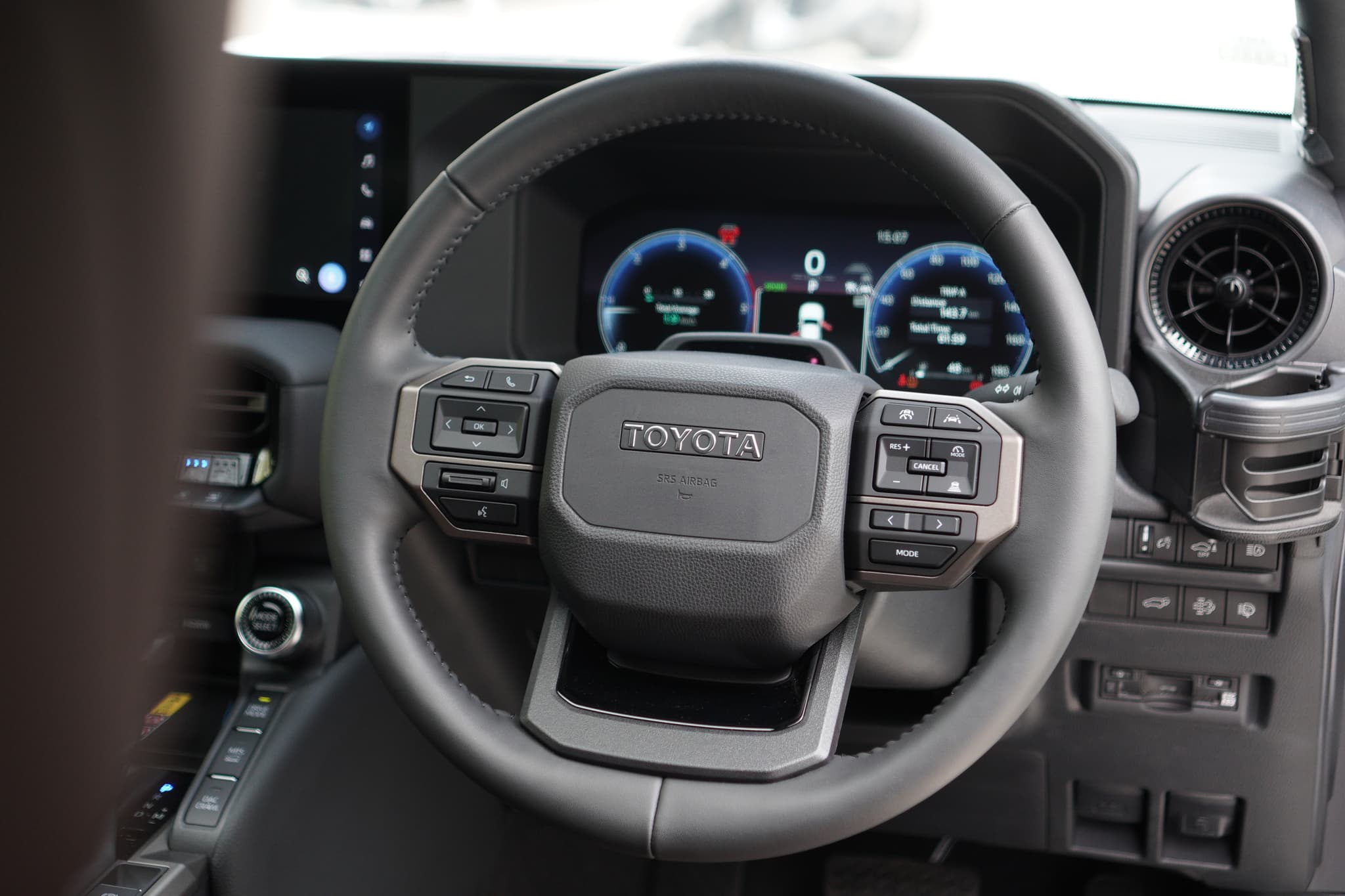TOYOTA LAND CRUISER 250 ZX FIRST EDITION (MODELISTA) — view 24 of 30