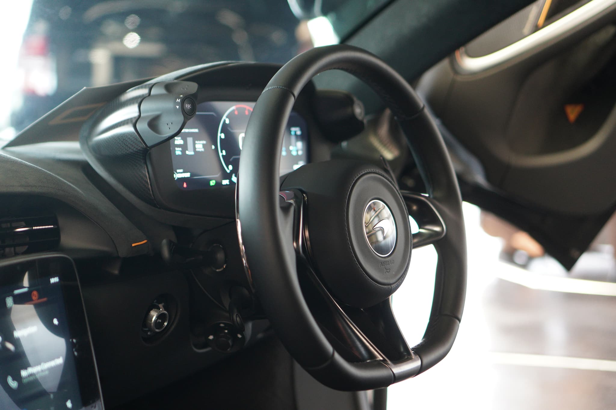 MCLAREN ARTURA — view 8 of 10