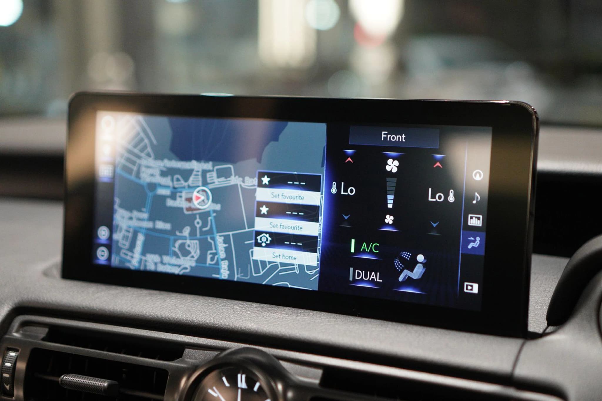LEXUS IS 300H EXECUTIVE — view 6 of 13