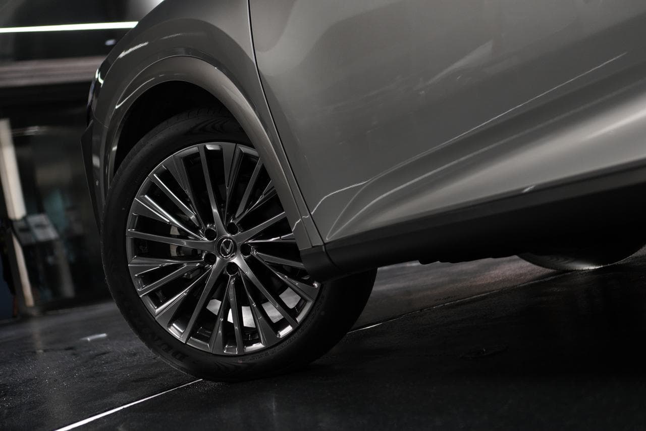 LEXUS RX350H LUXURY — view 15 of 17