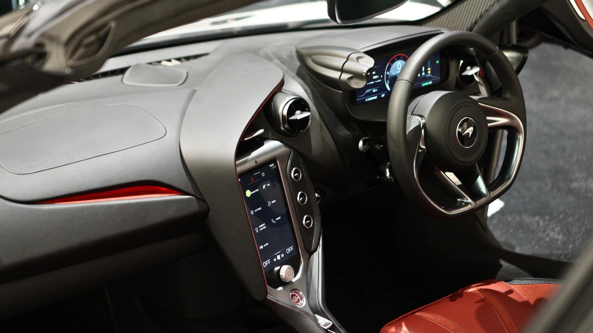 MCLAREN 750S SPIDER — view 12 of 20