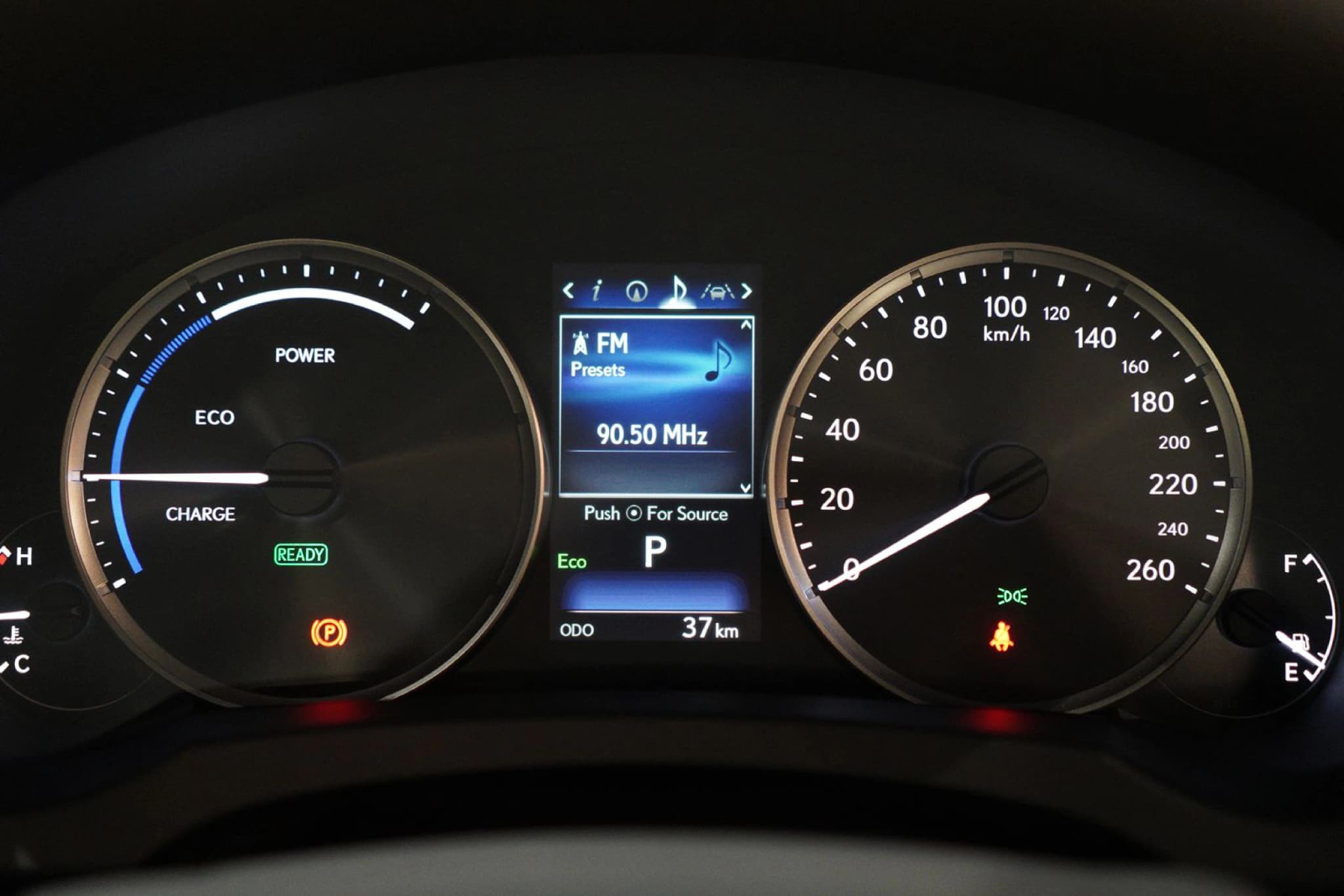 LEXUS IS 300H EXECUTIVE — view 7 of 13