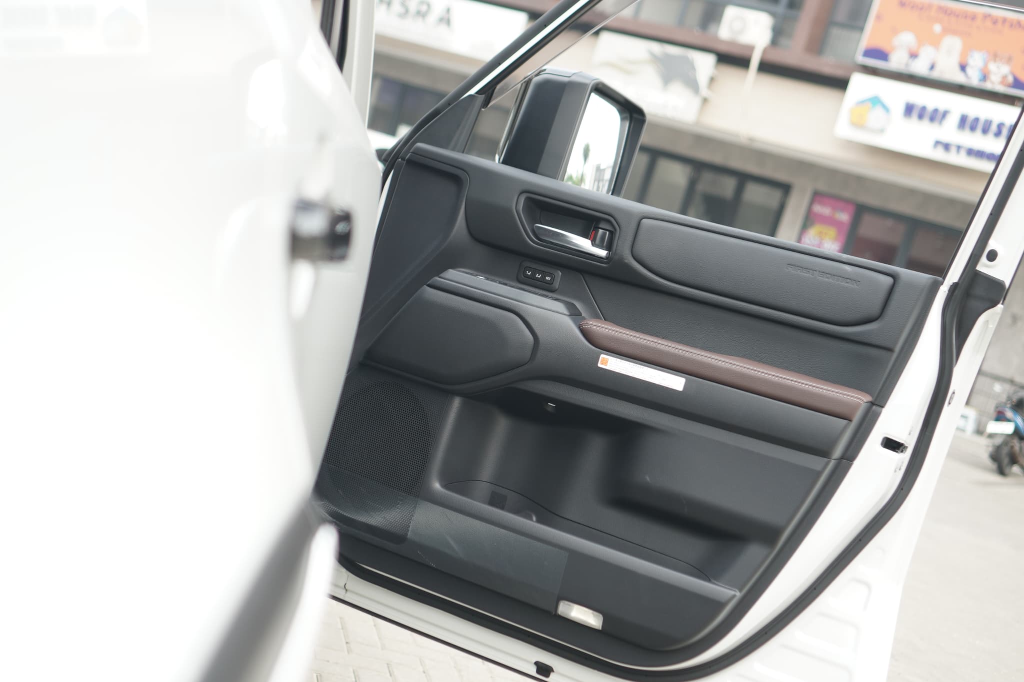 TOYOTA LAND CRUISER 250 ZX FIRST EDITION (MODELISTA) — view 14 of 30