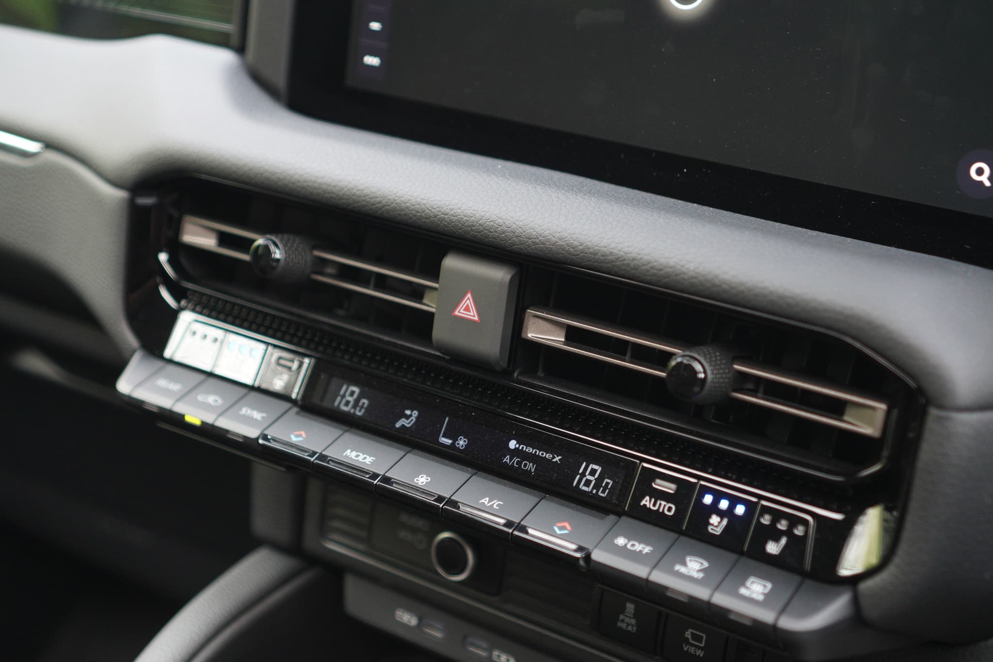 TOYOTA LAND CRUISER 250 ZX FIRST EDITION (MODELISTA) — view 6 of 30