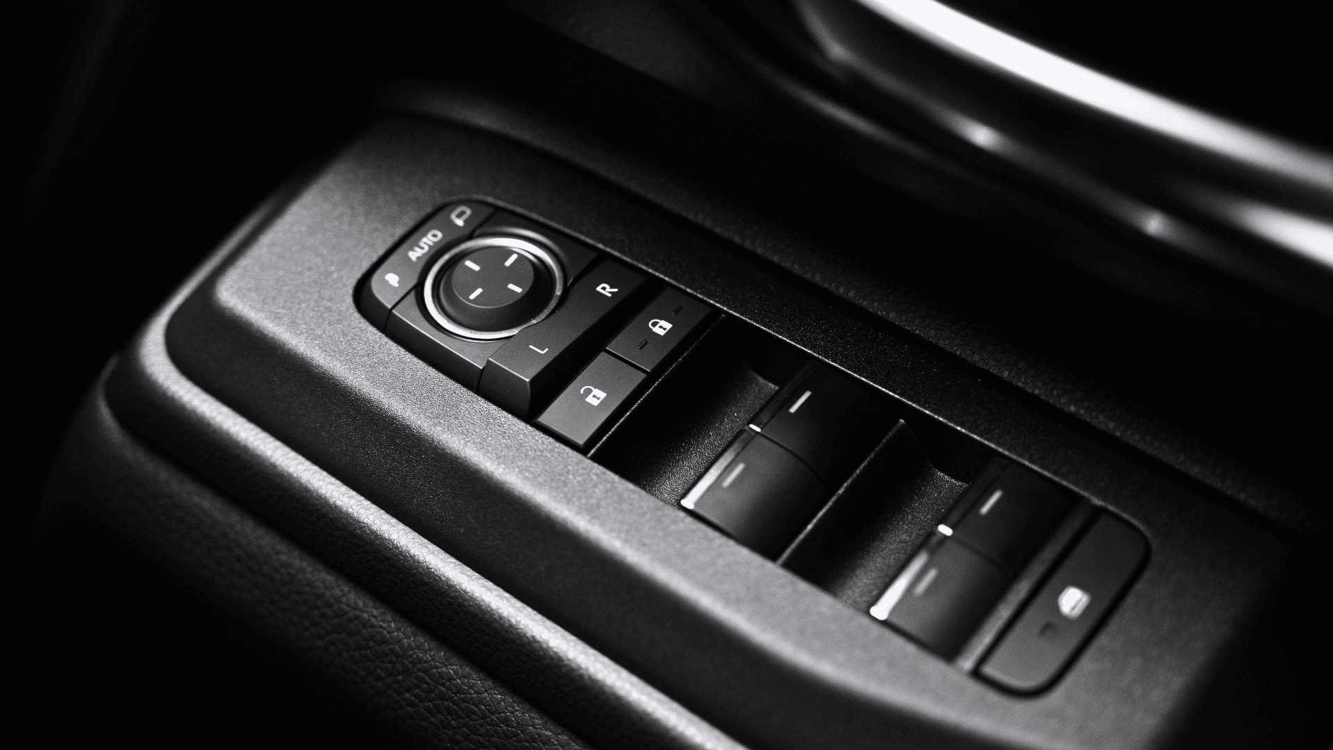 Land Cruiser Prado 250 VX Japan Spec — view 28 of 28