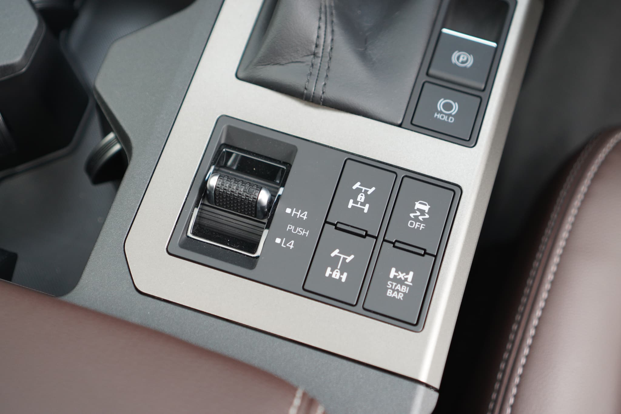 TOYOTA LAND CRUISER 250 ZX FIRST EDITION (MODELISTA) — view 23 of 30