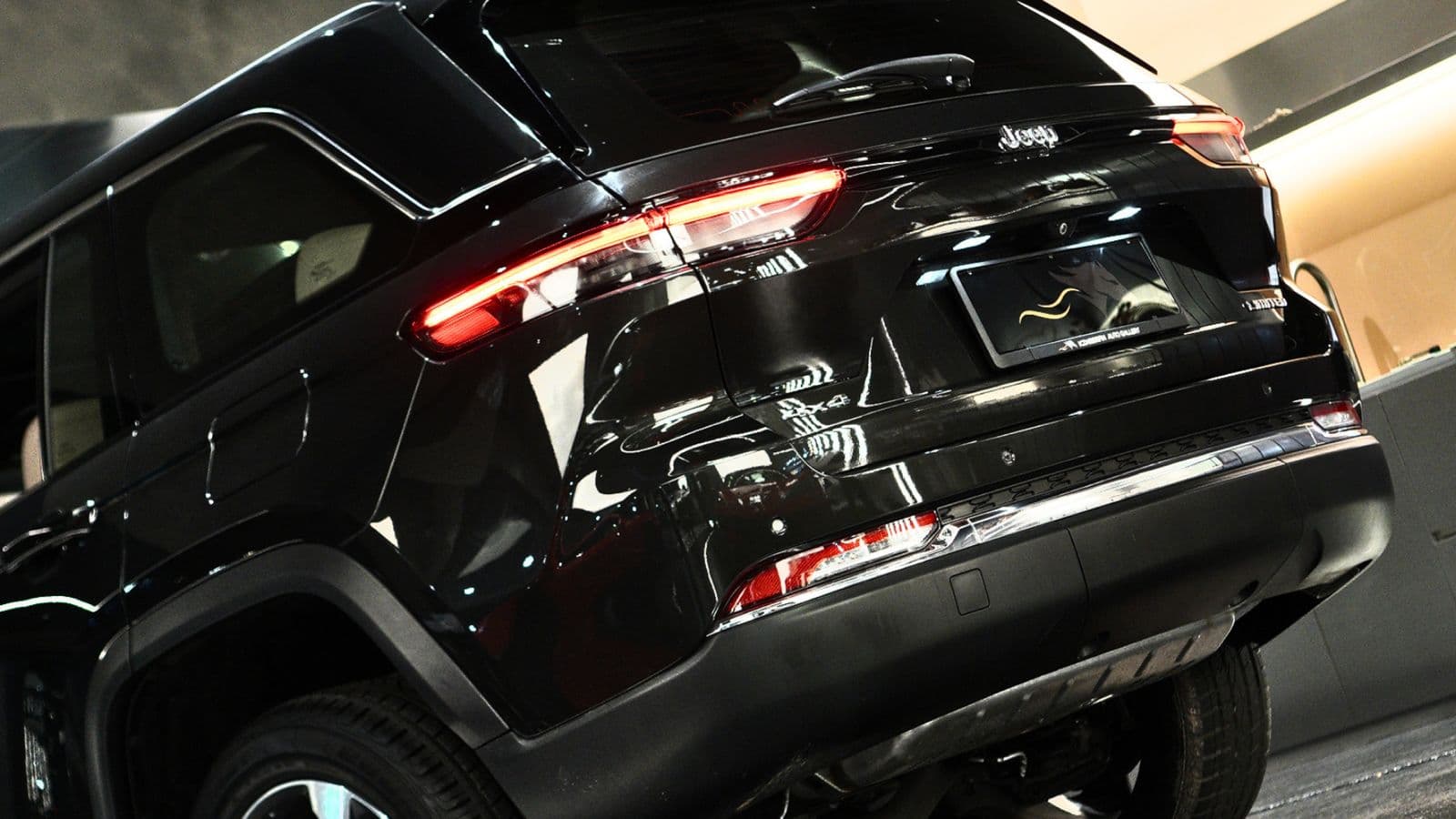 JEEP GRAND CHEROKEE 2.0T — view 25 of 25