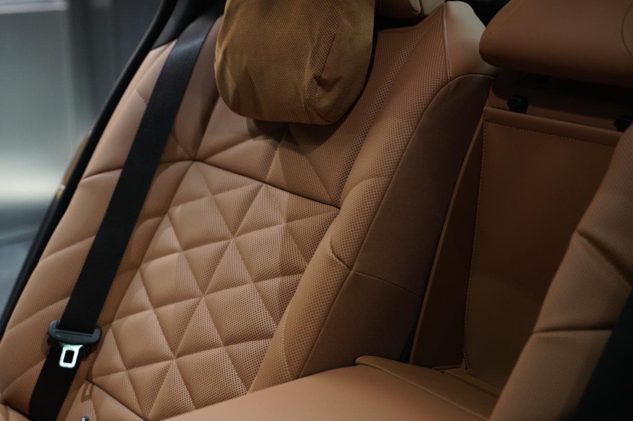 BMW EDRIVE50 PINNACLE — view 13 of 14