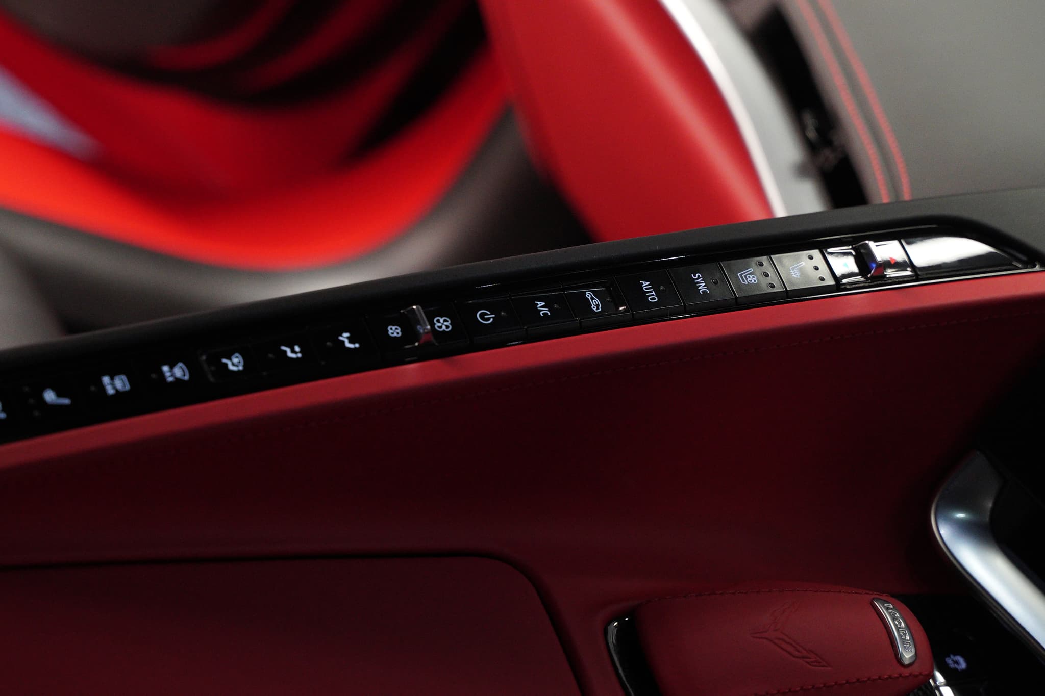 CHEVROLET CORVETTE STINGRAY — view 11 of 12