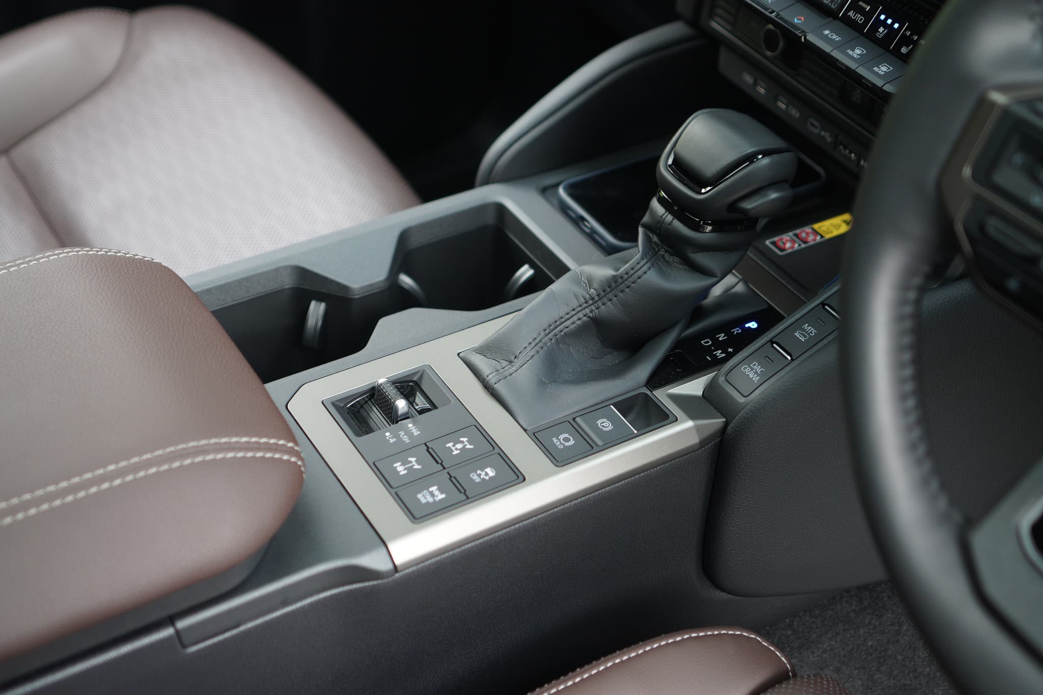 TOYOTA LAND CRUISER 250 ZX FIRST EDITION (MODELISTA) — view 12 of 30