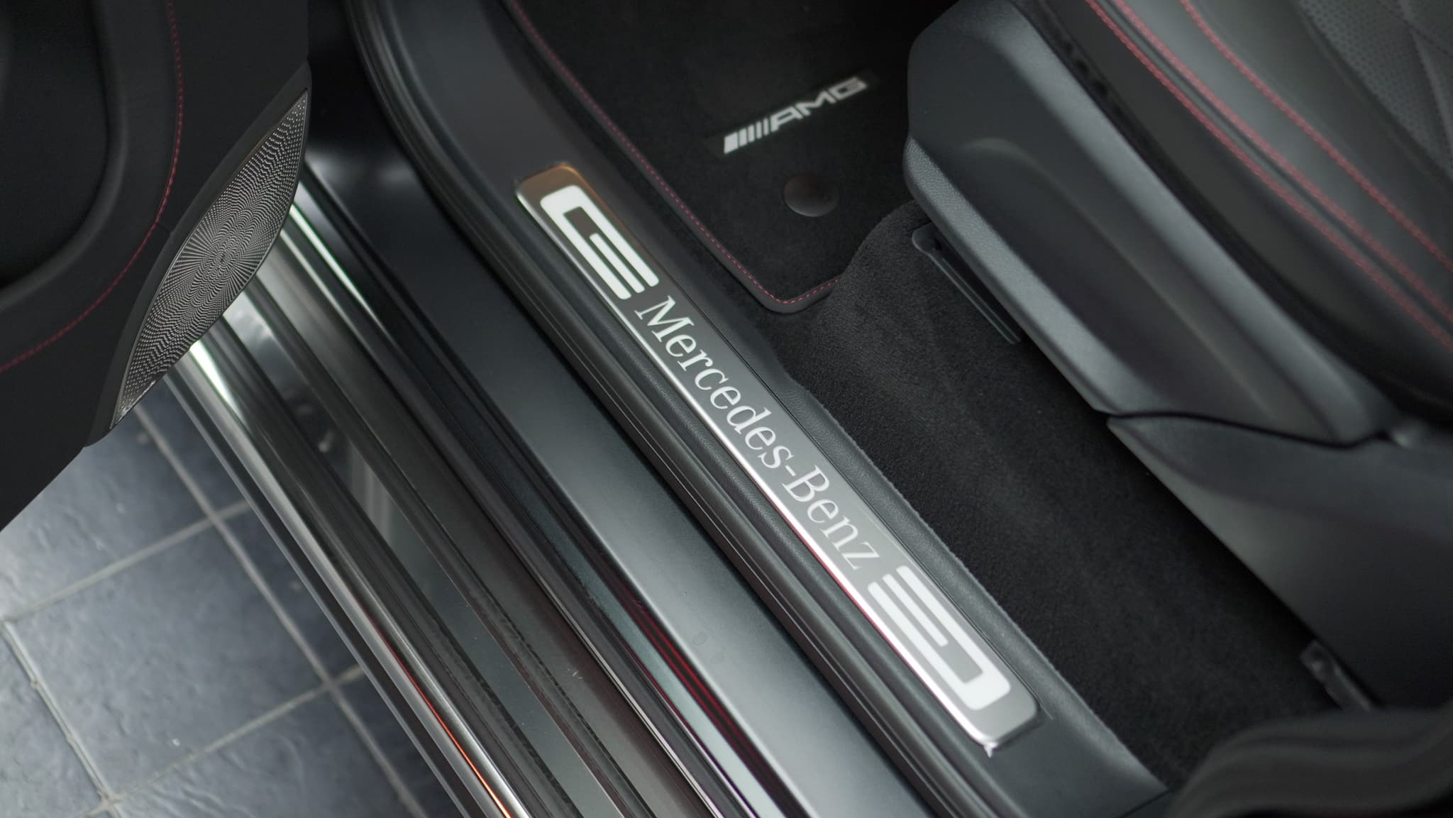 Mercedes G500 — view 13 of 13