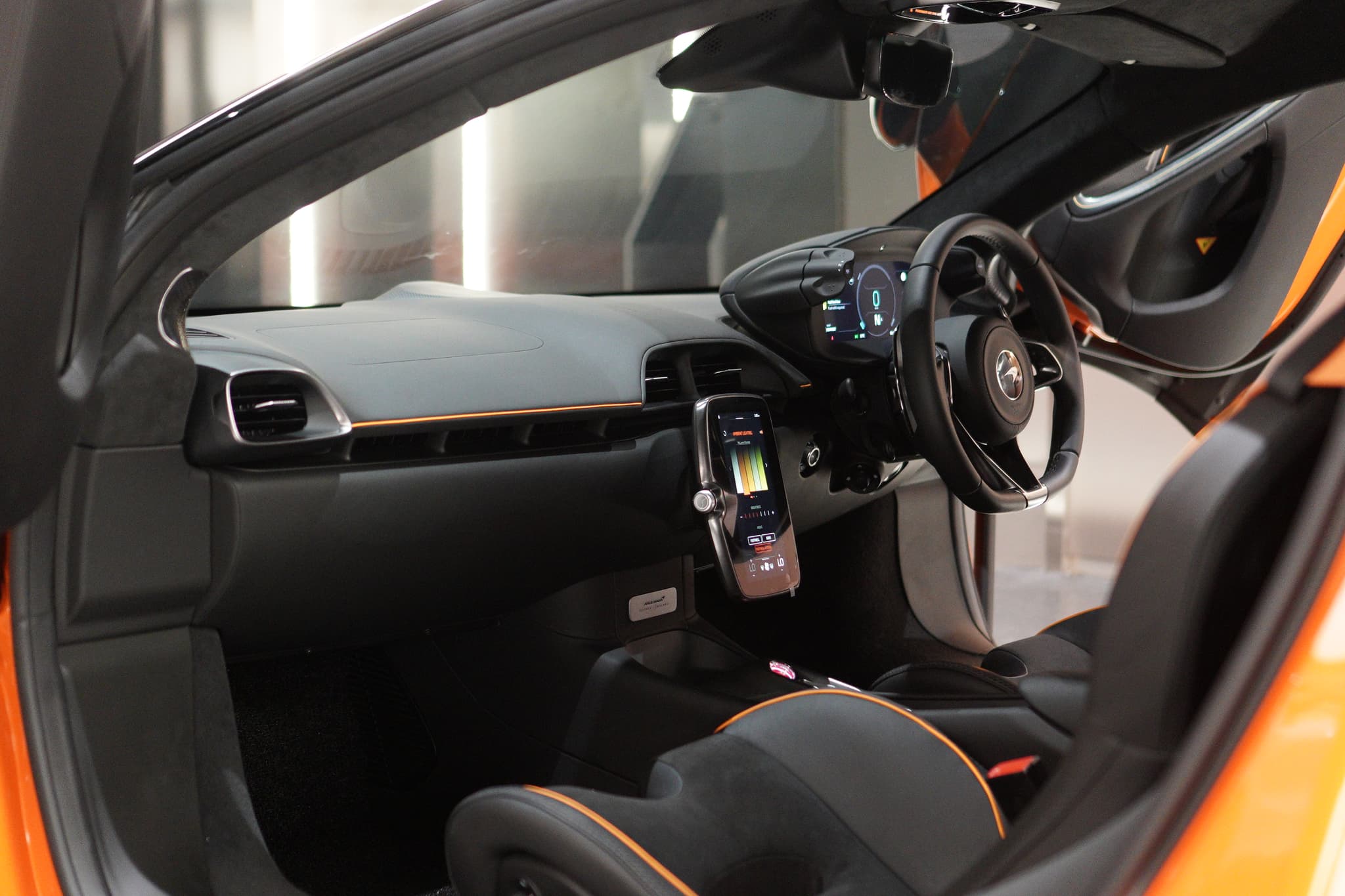 MCLAREN ARTURA — view 7 of 7