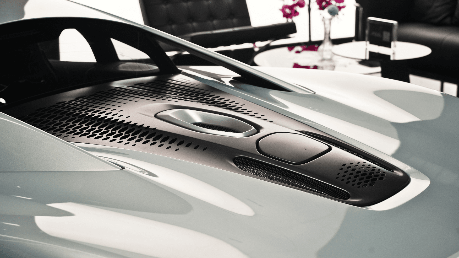 MCLAREN ARTURA — view 6 of 20