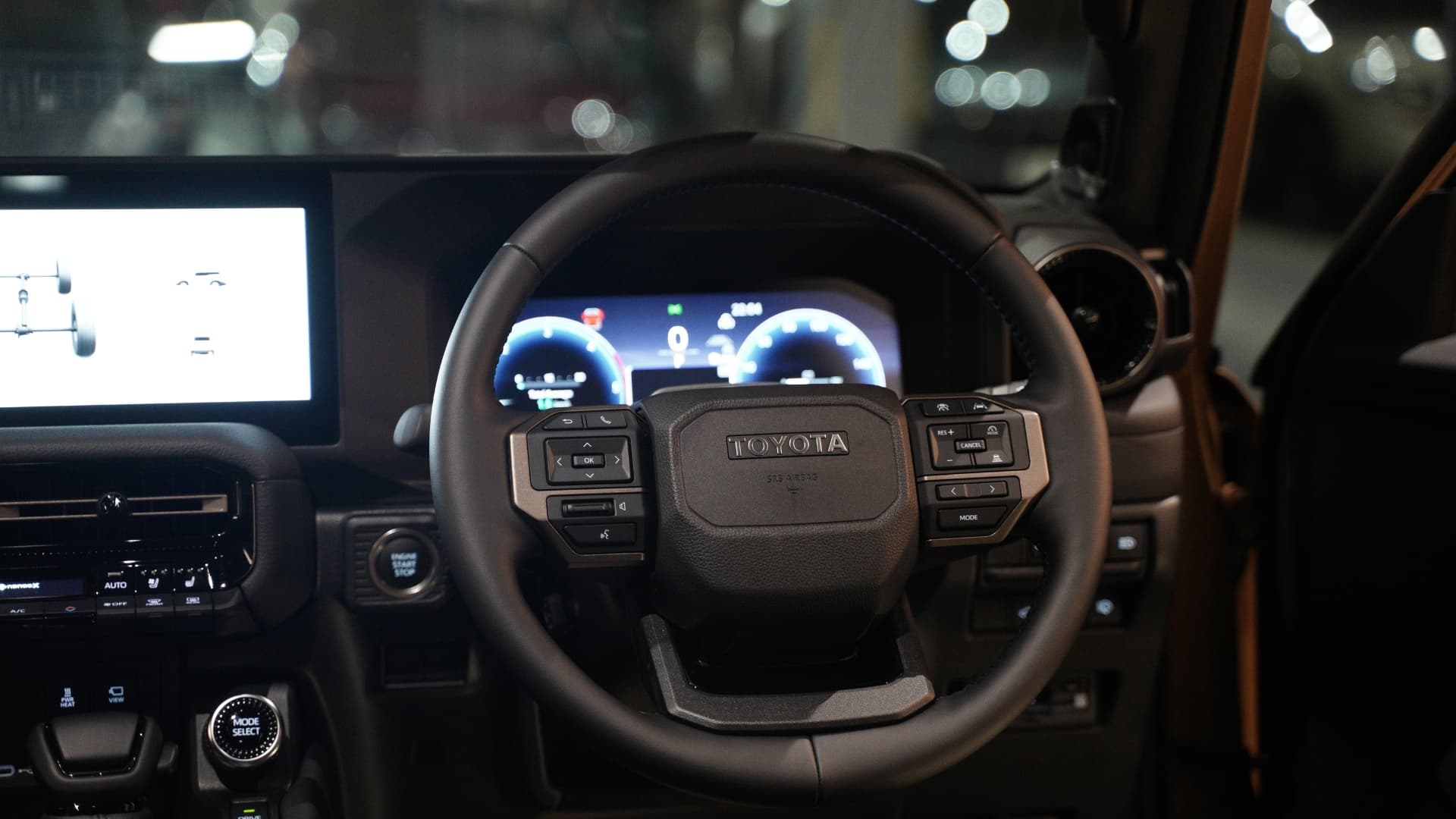 TOYOTA LAND CRUISER 250 ZX — view 7 of 12