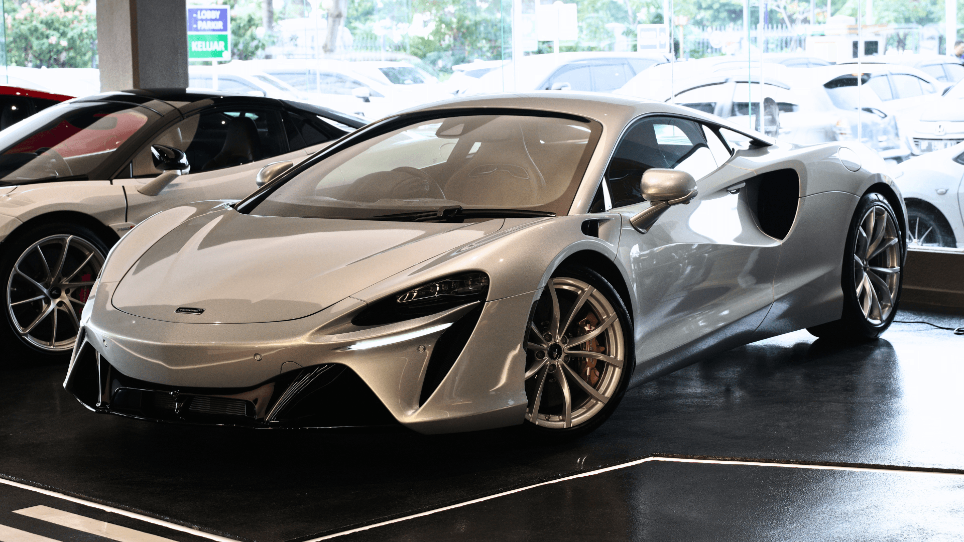 MCLAREN ARTURA — view 20 of 20