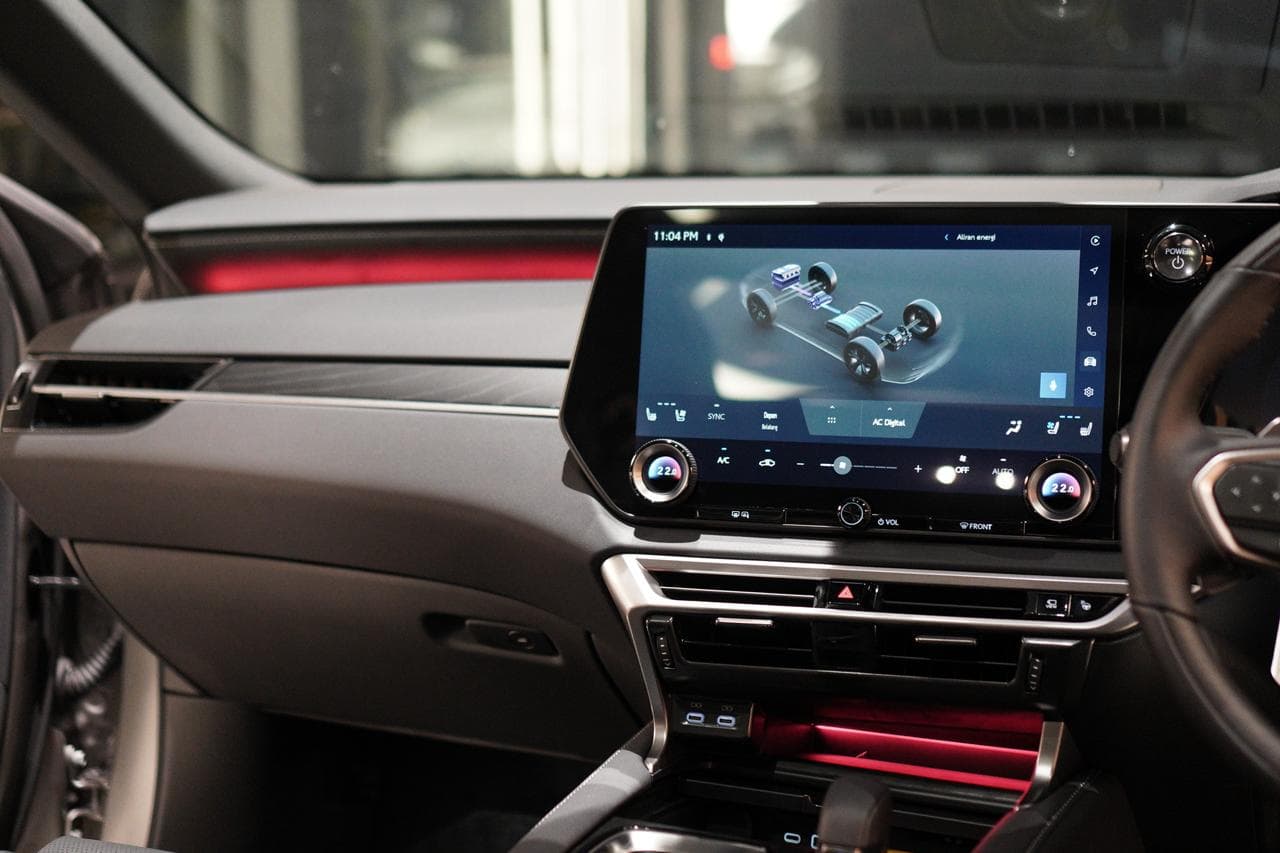 LEXUS RX350H LUXURY — view 8 of 17