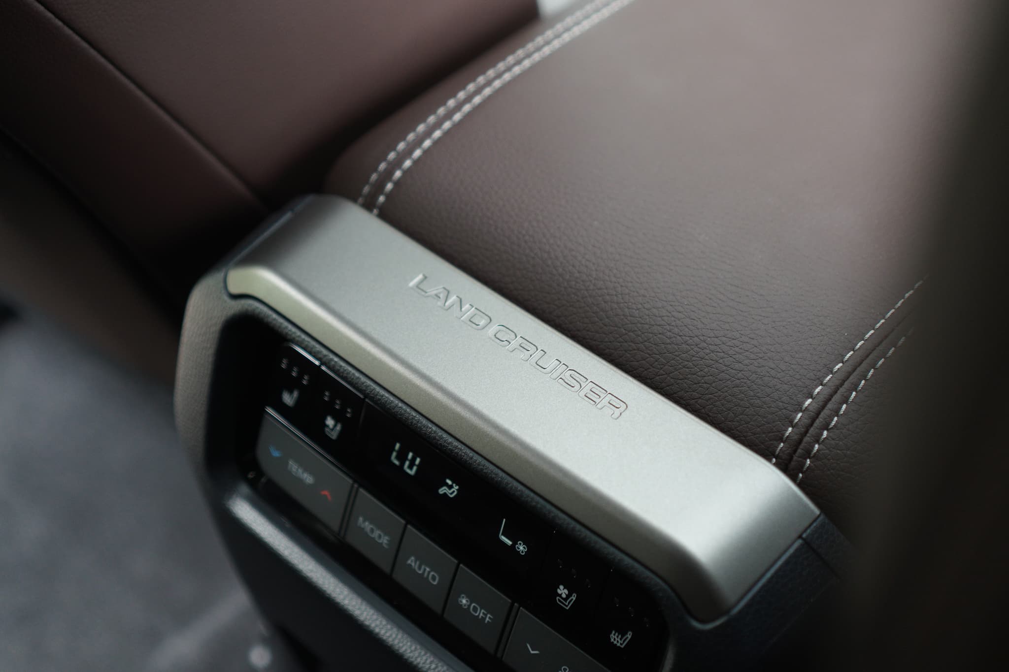 TOYOTA LAND CRUISER 250 ZX FIRST EDITION (MODELISTA) — view 20 of 30