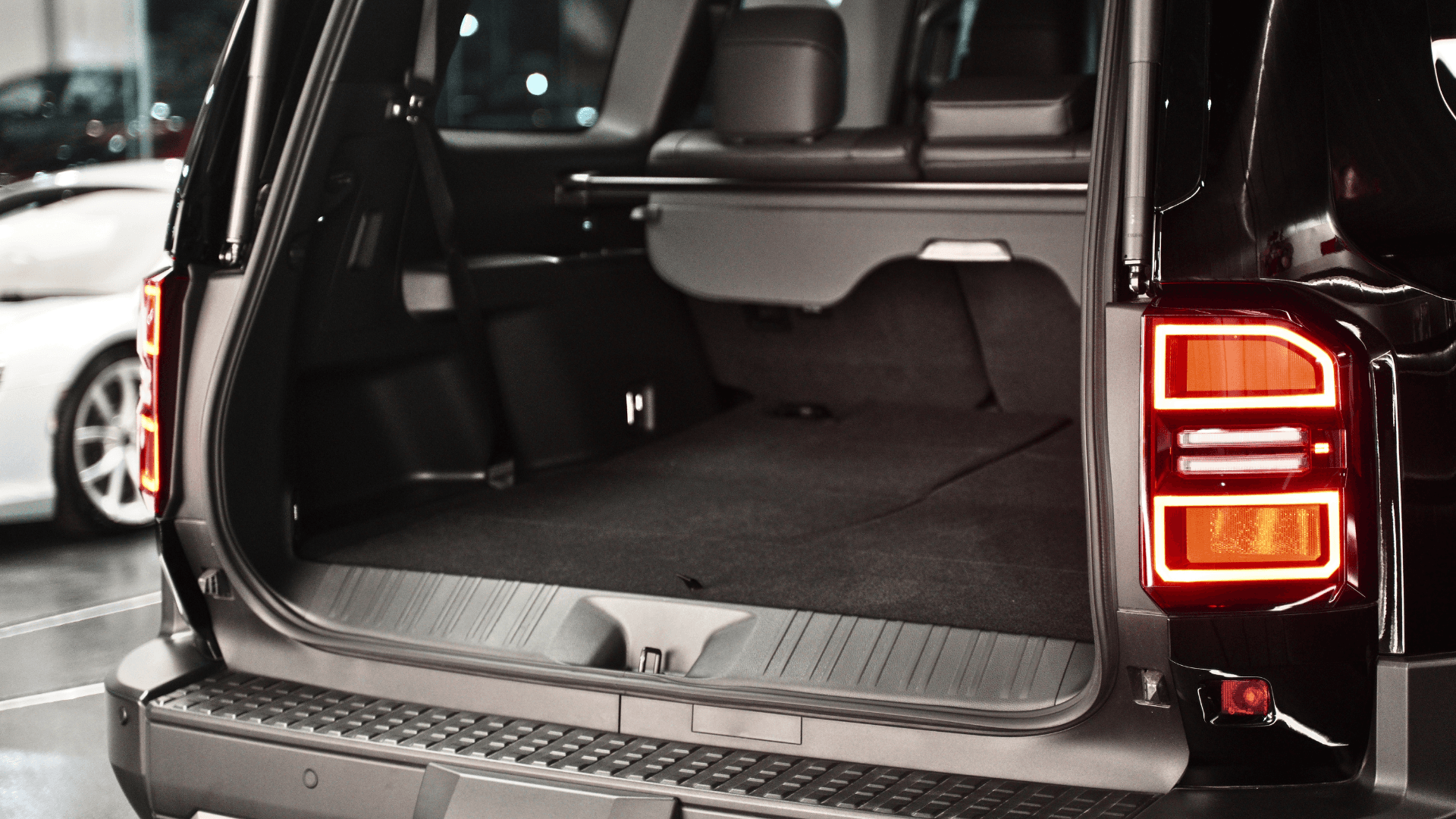 Land Cruiser Prado 250 VX Japan Spec — view 11 of 28