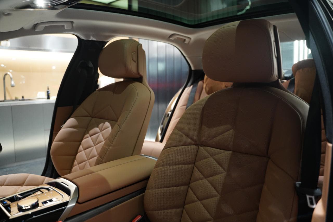 BMW EDRIVE50 PINNACLE — view 14 of 14