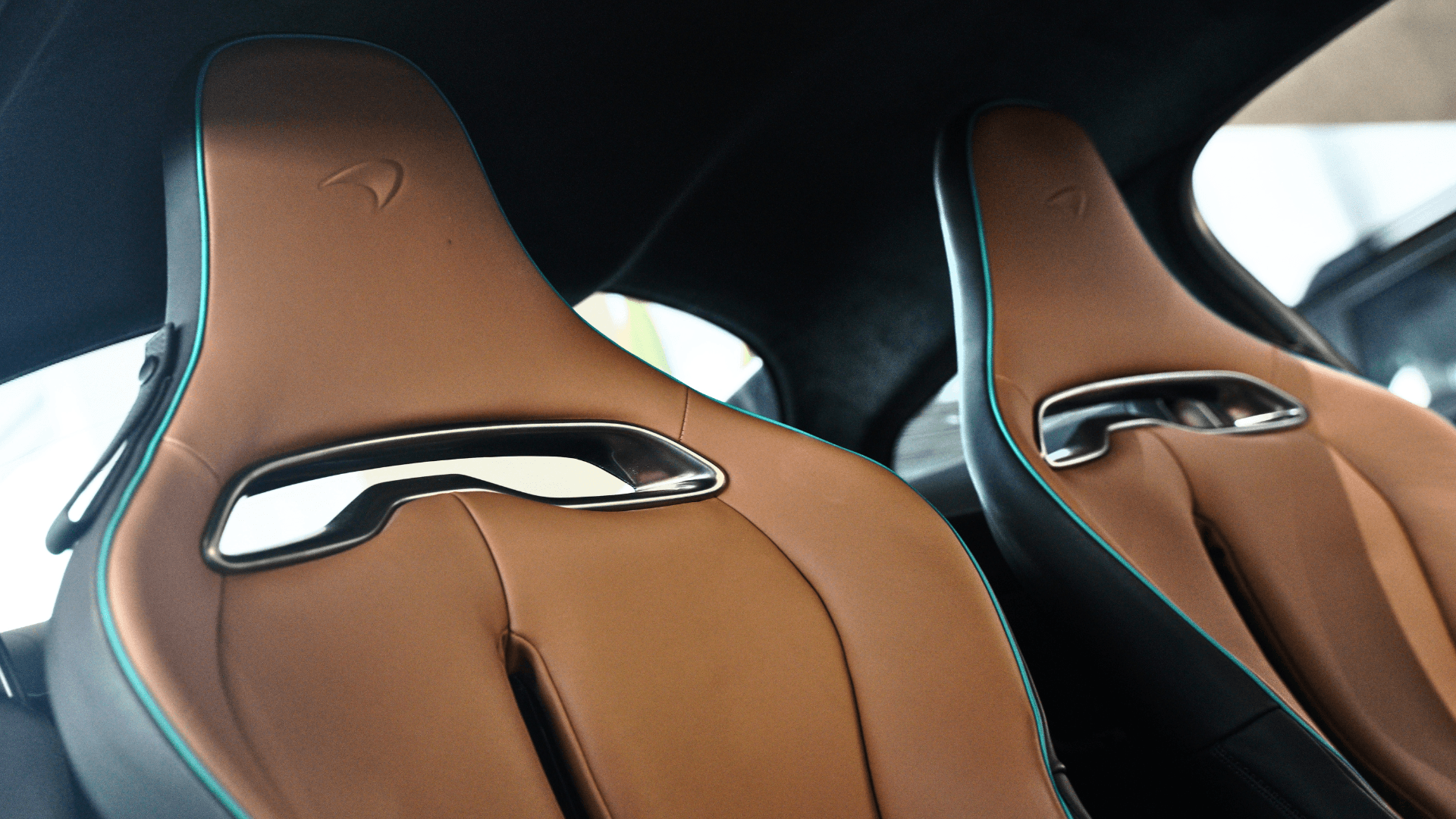 MCLAREN ARTURA — view 8 of 20