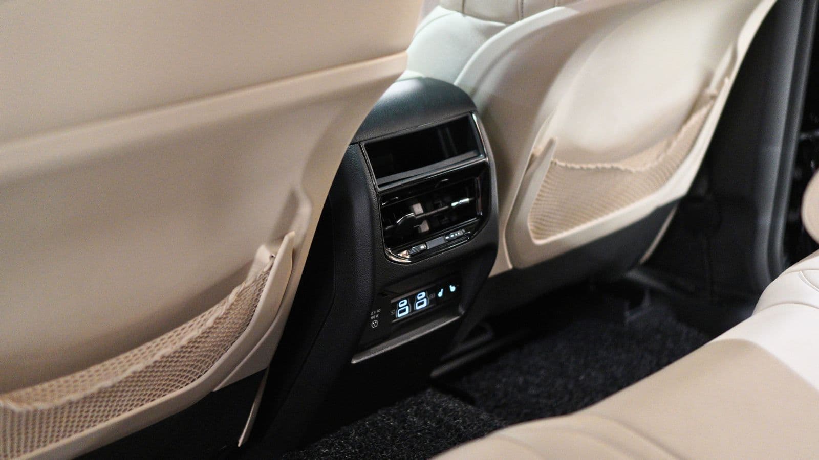 JEEP GRAND CHEROKEE 2.0T — view 21 of 25