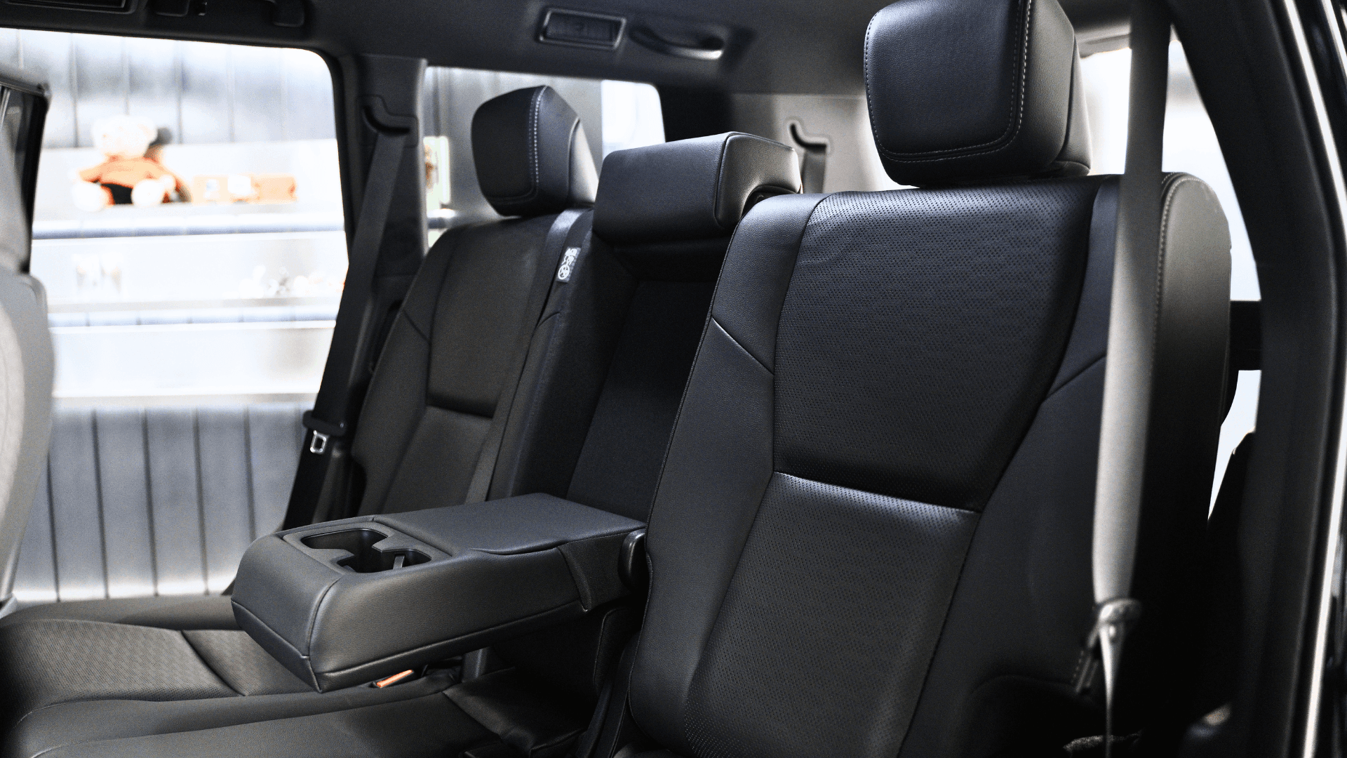 Land Cruiser Prado 250 VX Japan Spec — view 15 of 28