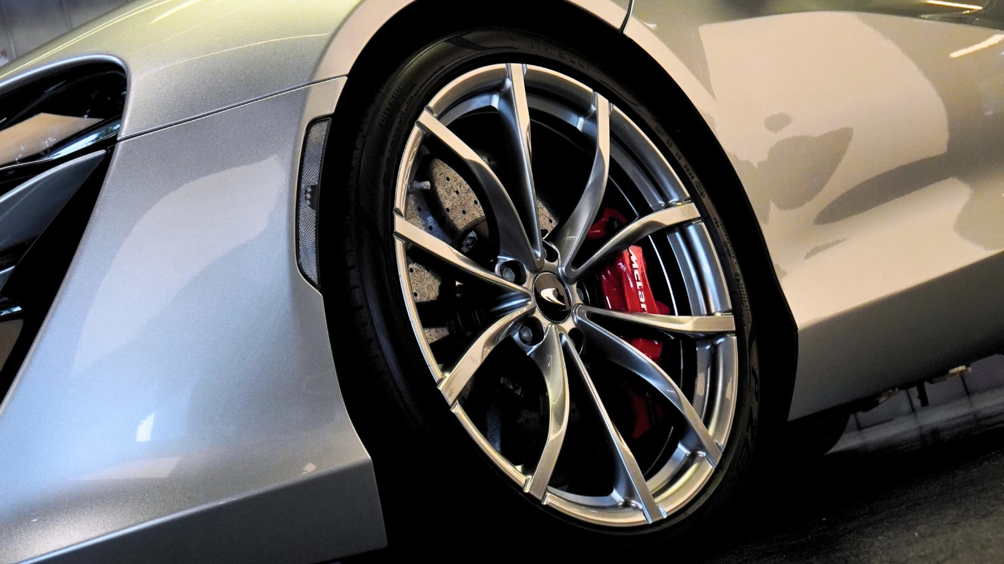 MCLAREN ARTURA — view 5 of 11