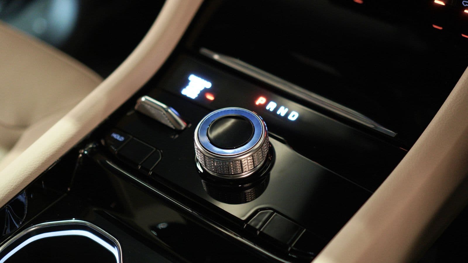 JEEP GRAND CHEROKEE 2.0T — view 14 of 25