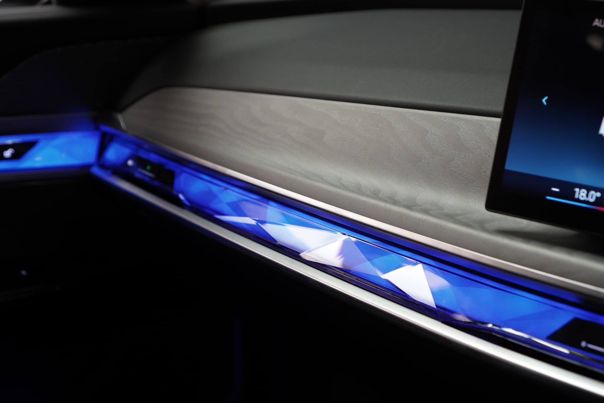 BMW i7 XDRIVE60 — view 11 of 15