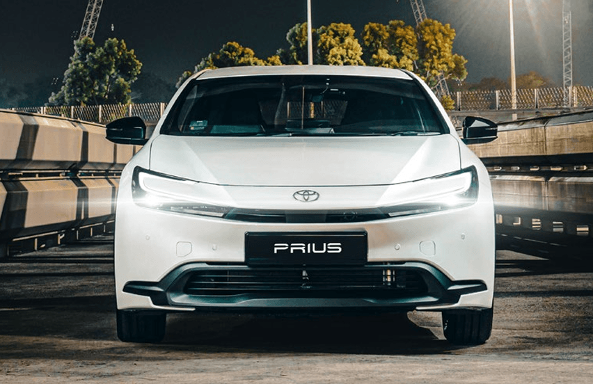 TOYOTA PRIUS — photo 2 of 2
