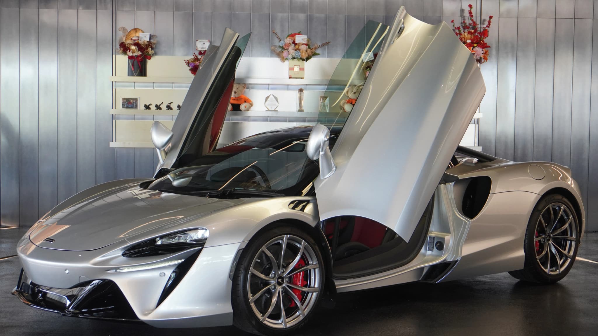 MCLAREN ARTURA — photo 2 of 4