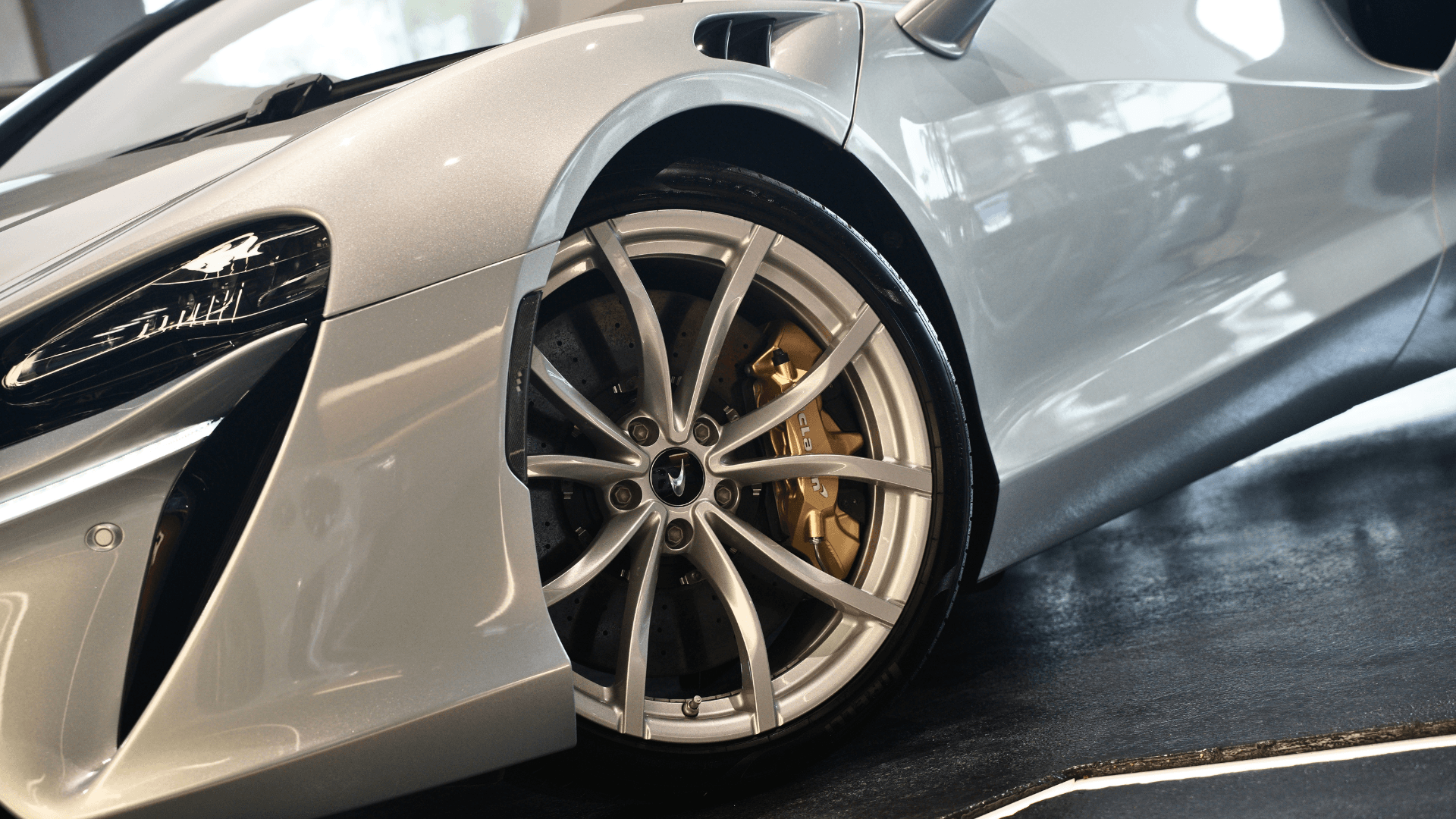 MCLAREN ARTURA — photo 2 of 4