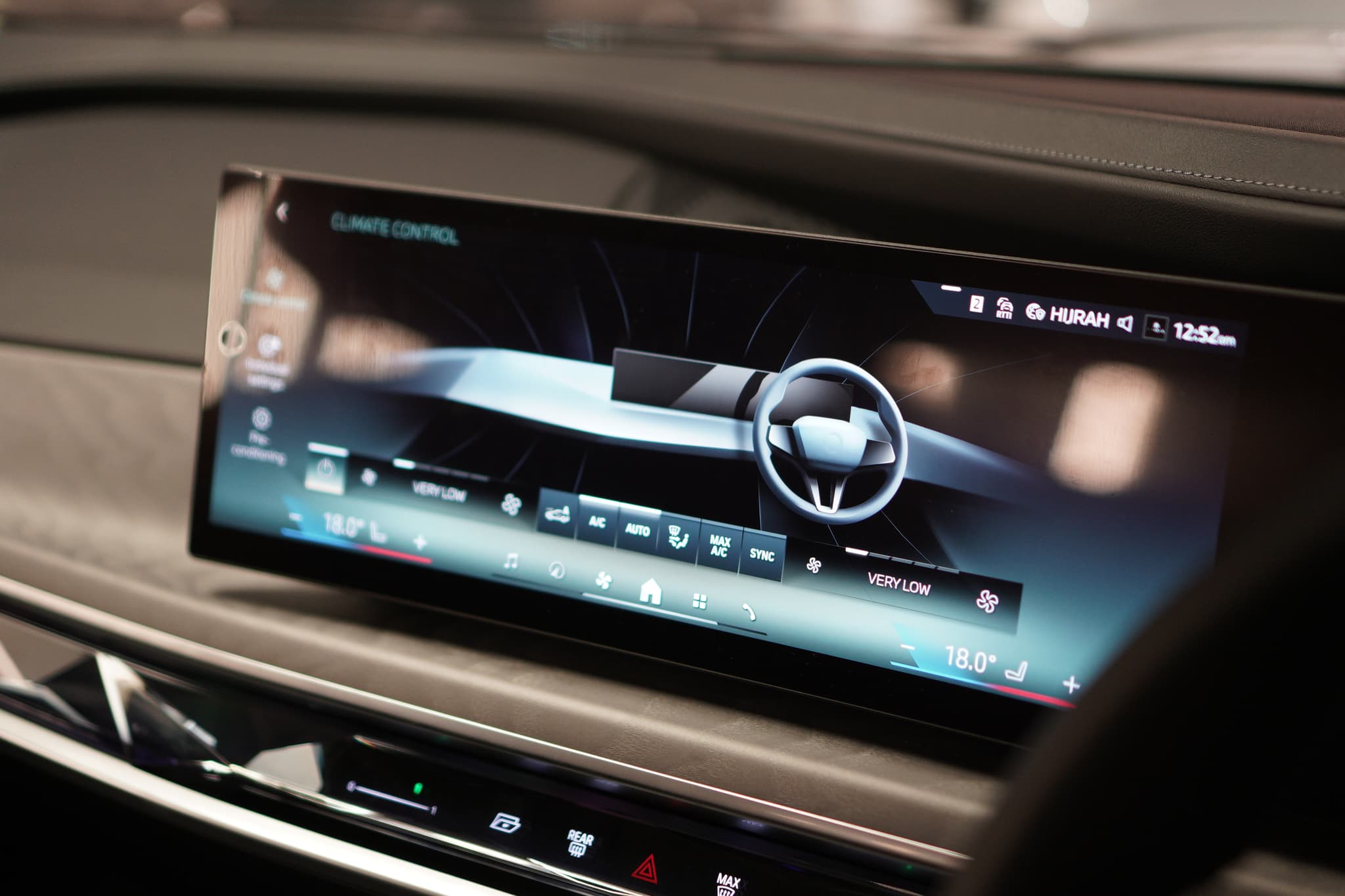 BMW i7 XDRIVE60 — photo 3 of 4