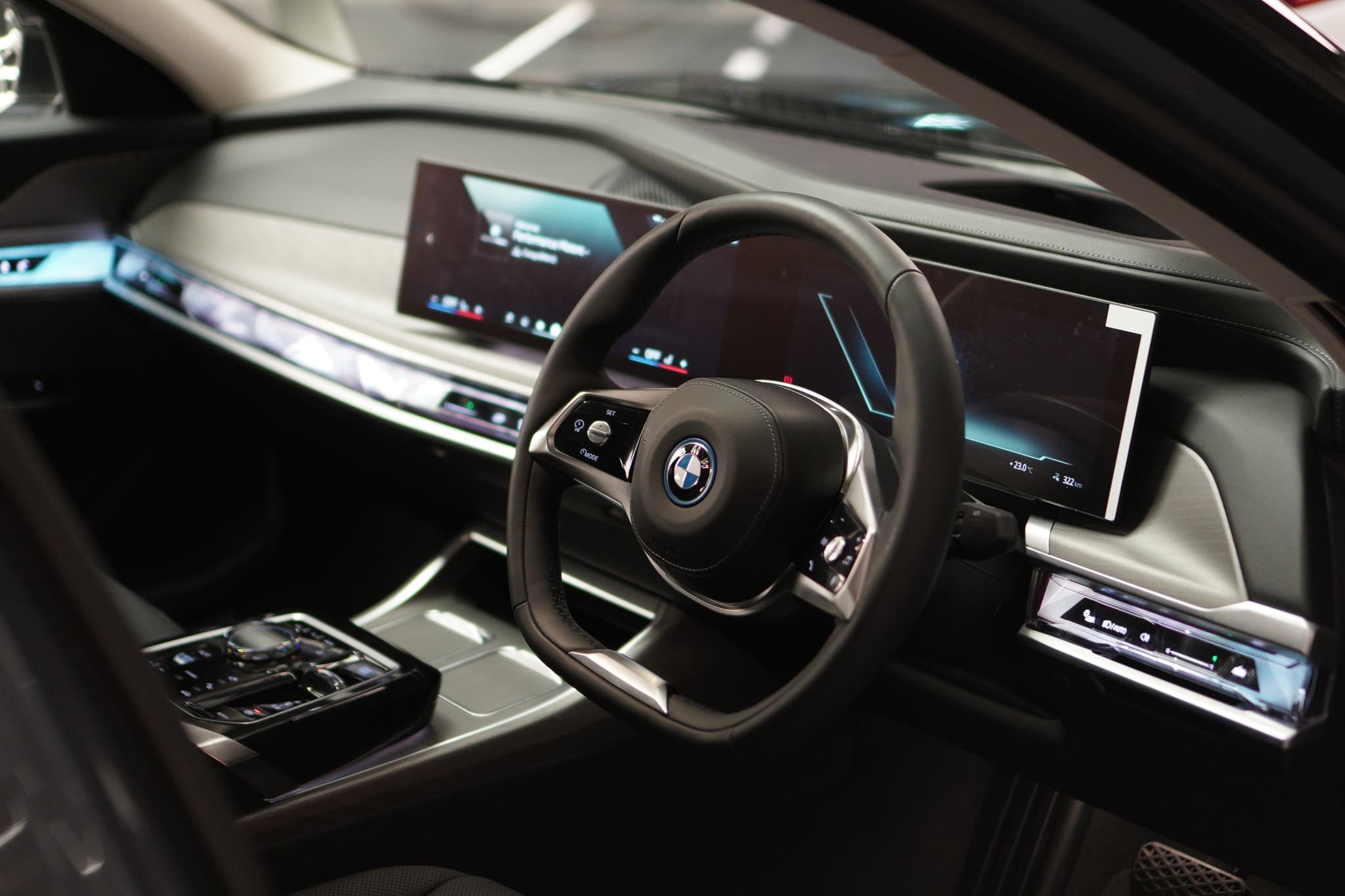 BMW i7 XDRIVE60 — photo 2 of 4