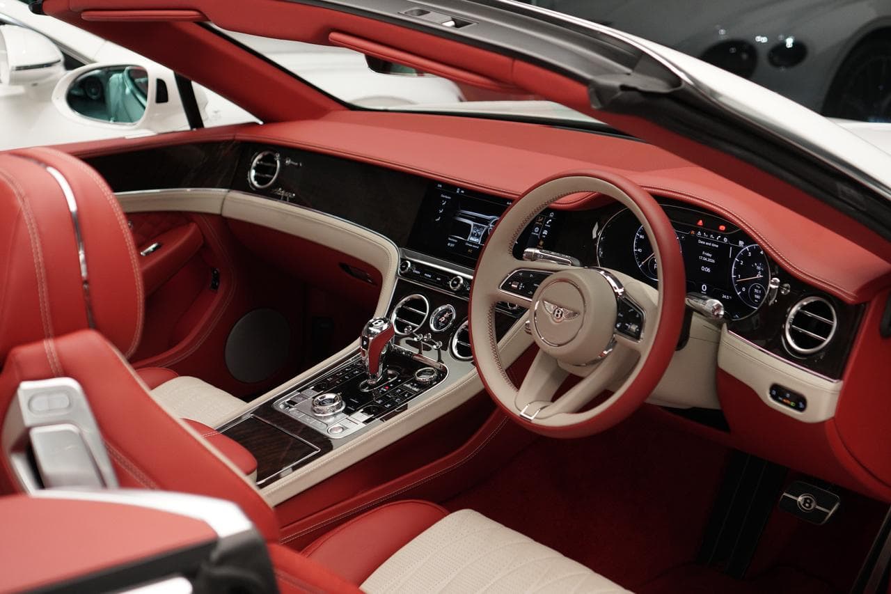 BENTLEY CONTINENTAL GT CONVERTIBLE AZURE V8 — view 6 of 15