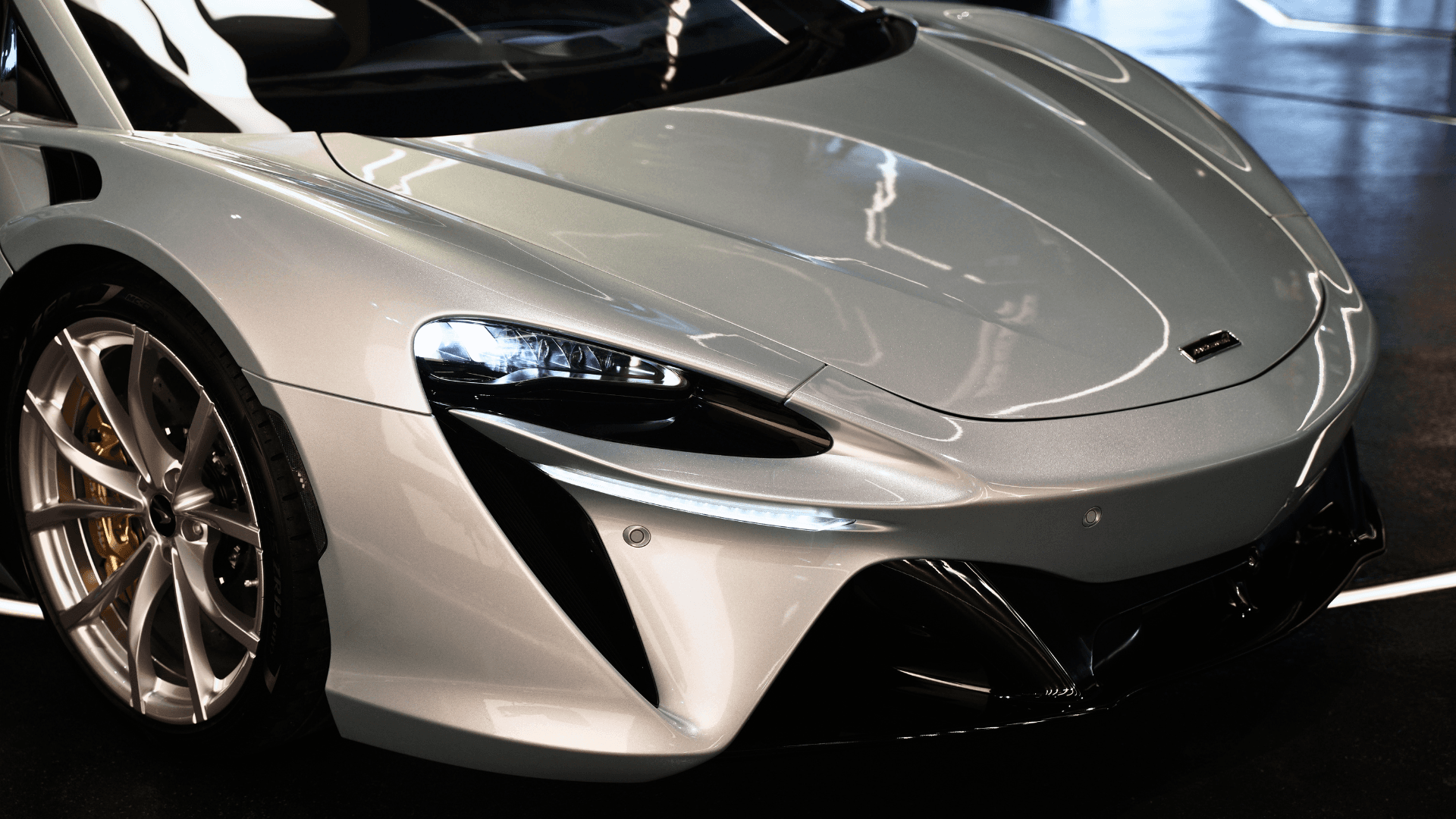 MCLAREN ARTURA — photo 4 of 4