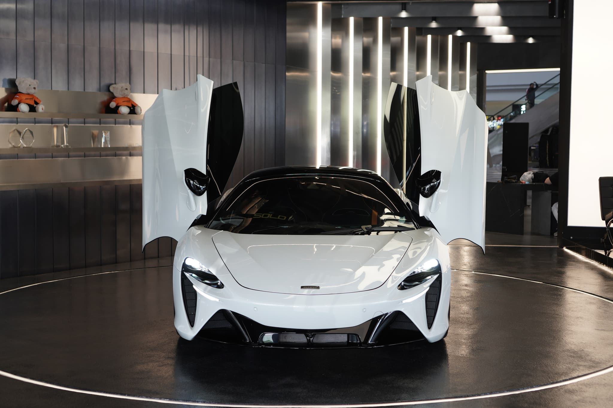 MCLAREN ARTURA — photo 2 of 4