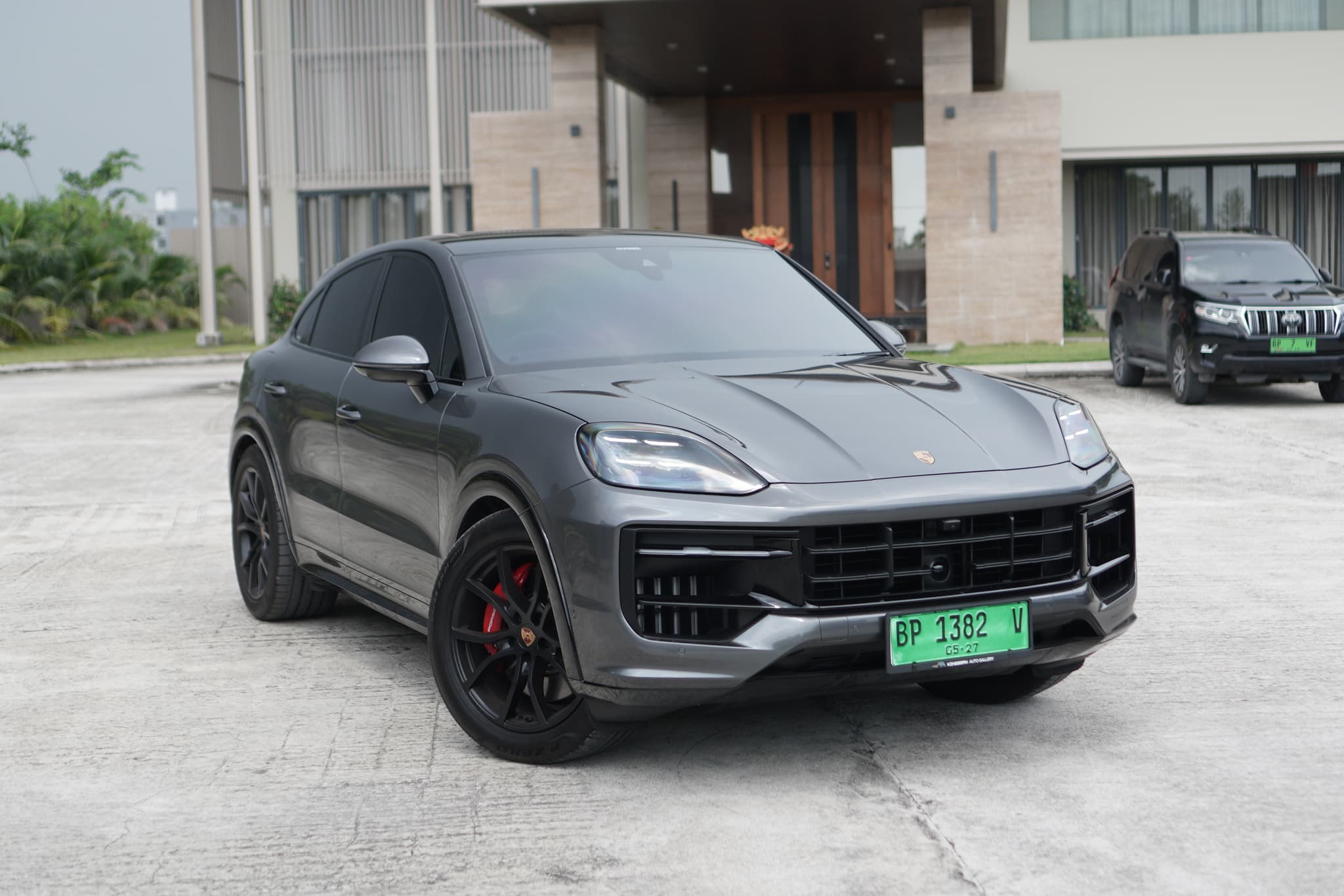 PORSCHE CAYENNE GTS
